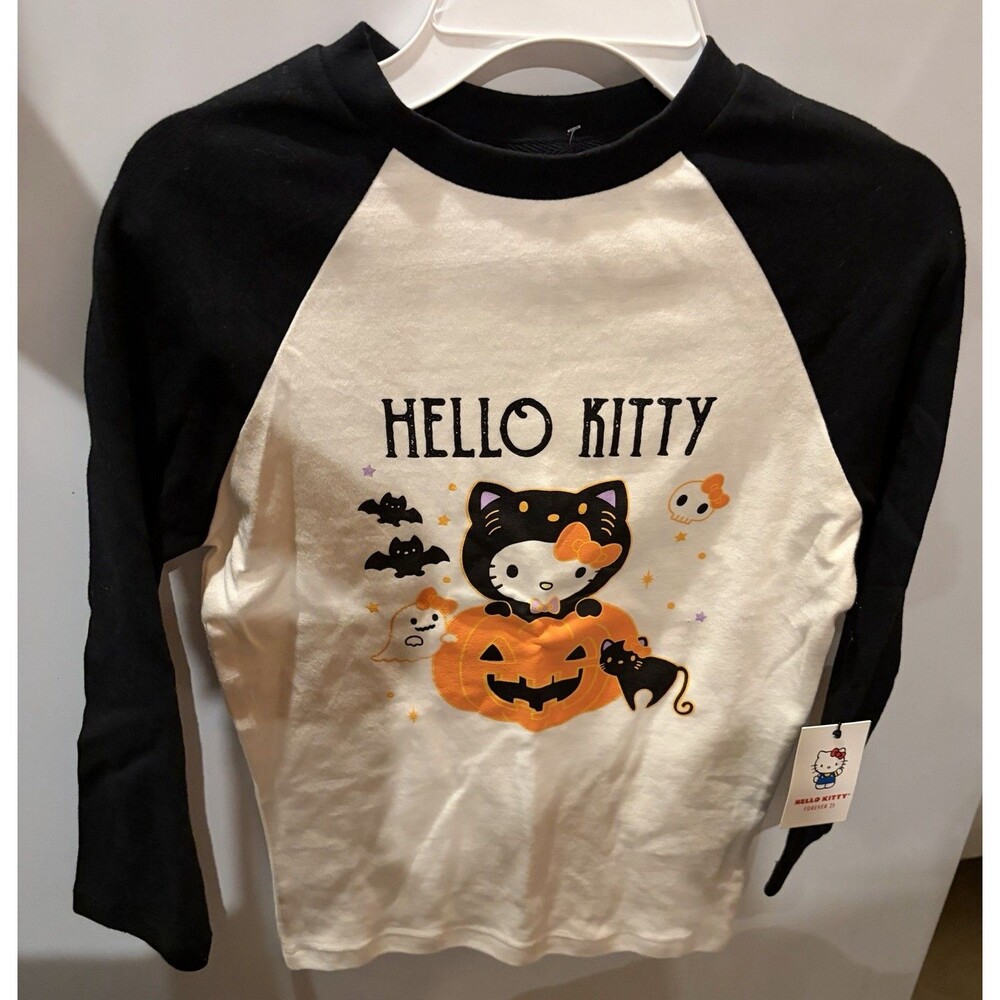 Jrs. Halloween Hello Kitty Top Size S NWT B3